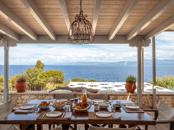 How about waking up to breakfast here every morning?